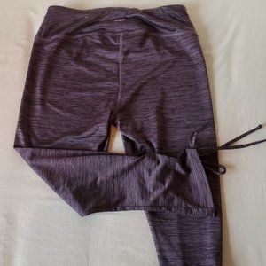 Maurices in Motion Capri Leggings Purple Small